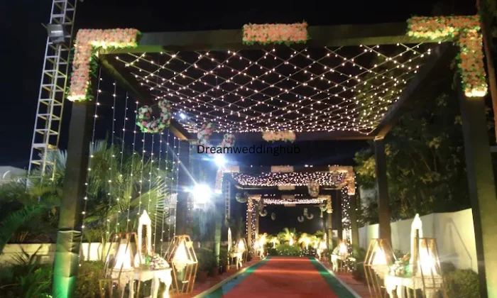 Grand Tulip Banquet  Lawn